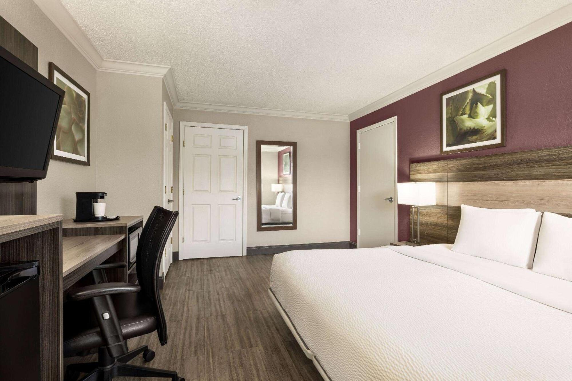 La Quinta Inn By Wyndham San Antonio Lackland Esterno foto