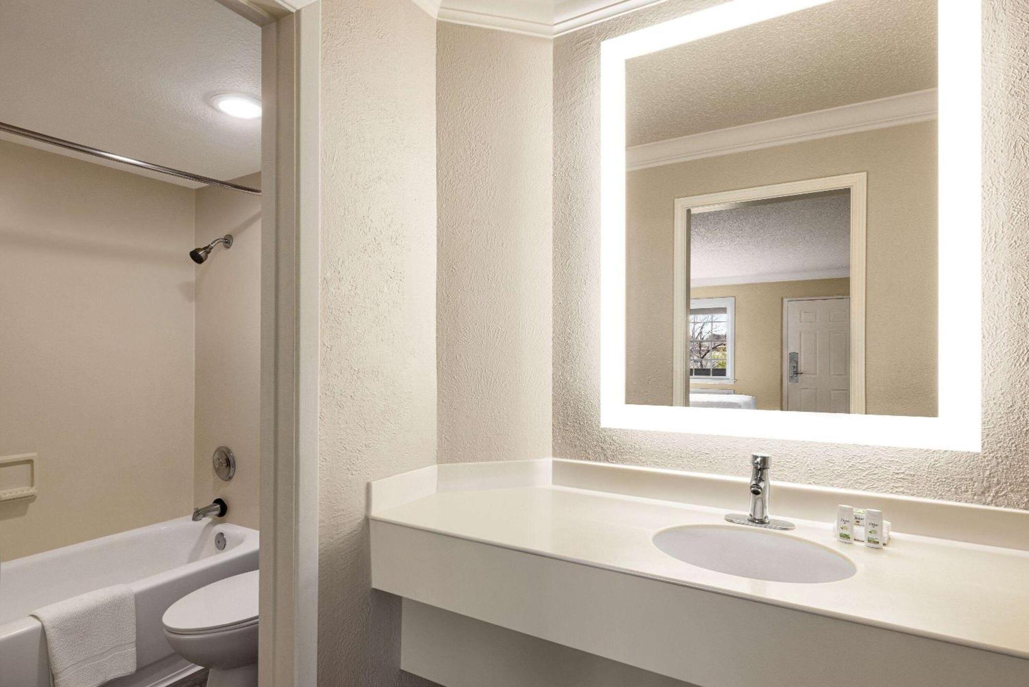 La Quinta Inn By Wyndham San Antonio Lackland Esterno foto